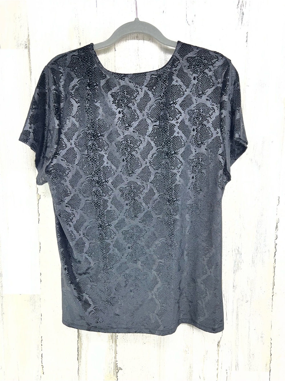 Torrid Snakeskin Print Velvet High Neck Tee Short Sleeve Size 2X - Picture 6 of 8